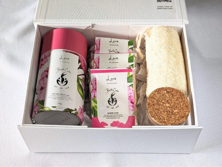 The BathCalm Love Experience Gift Box features all your BathCalm favourites in the new "Love" blend of warm and calming blend of Sandalwood, Cedarwood, Rose Geranium and Blood Orange pure essential oils.